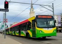 Dom Bosco para Poá de transporte público